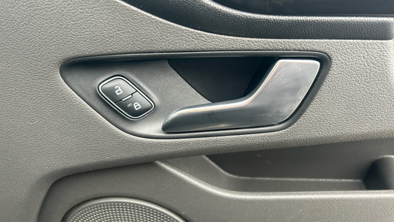 Ford Transit Custom 280 L1 Diesel Fwd 2.0 EcoBlue 130ps Low Roof Limited Van